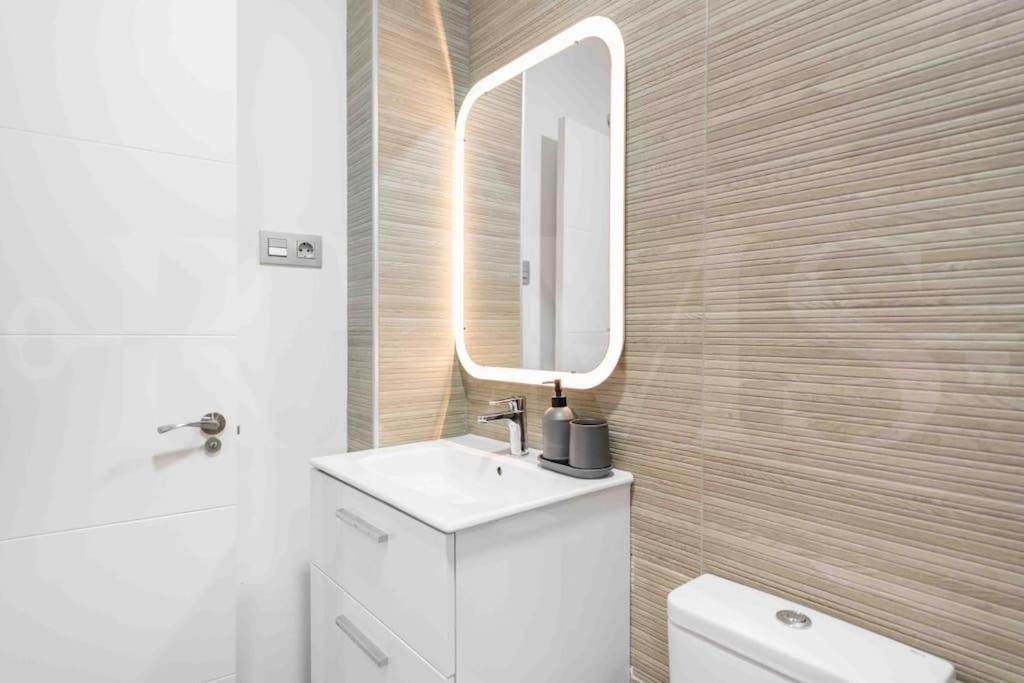 Fresh & Stylish With Parking By Rems Apartment Málaga